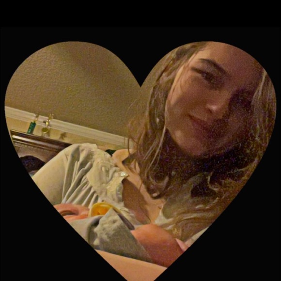 Meet your Posher, Carly - Picture 1 of 1